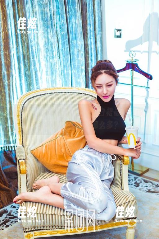 果团网 - 快来围观！龚玥菲白裙最新资源，能不能不让我想那么多？