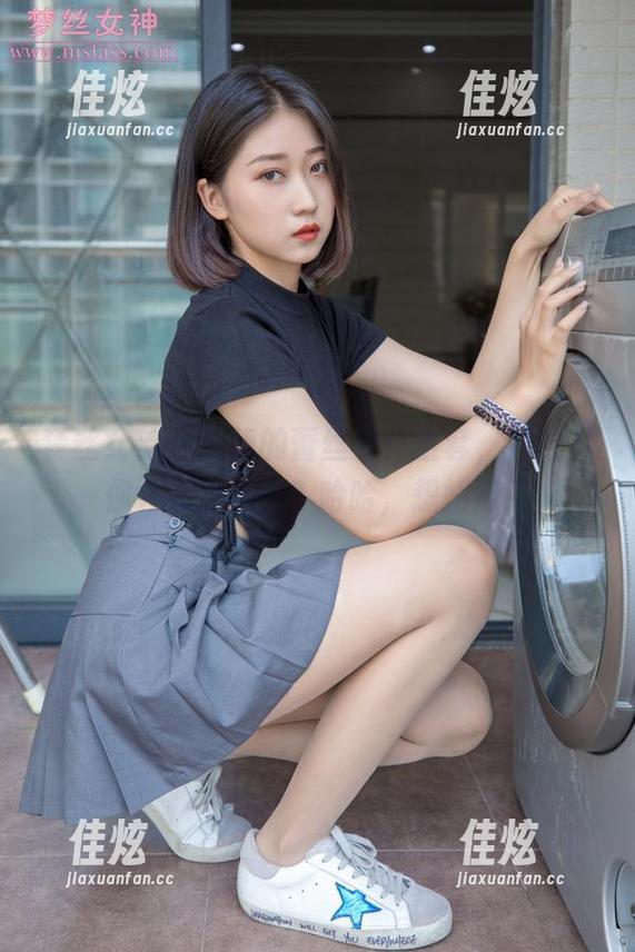 梦丝女神 - 晓晓的蕾丝女仆全套，下载后你会怎么自处？哈哈，想知道！