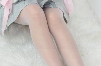 森萝财团 – 教室里的油亮肉丝“绫”JK制服：吸吸的图集精选，怎么这么好看呢