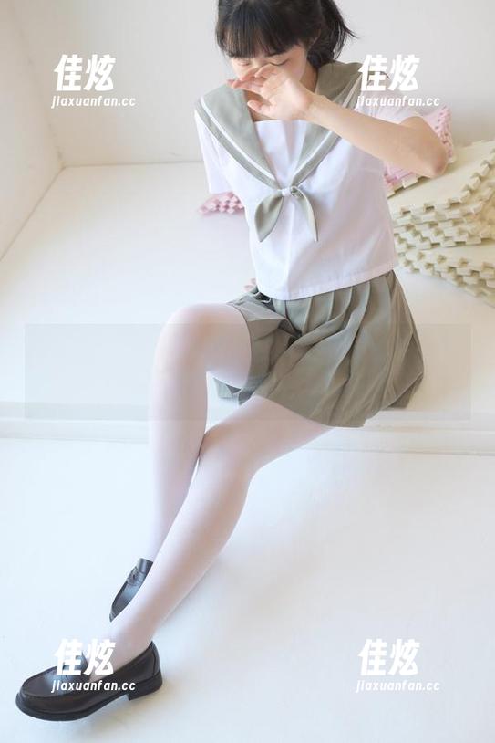 跟上脚步！森萝财团窜出新鲜：窗台上的白丝少女，最新更新令人心跳加速！