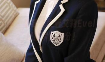 模范学院 – 想要壁纸看艾莉Evelyn？牛仔裤瞬间加分！