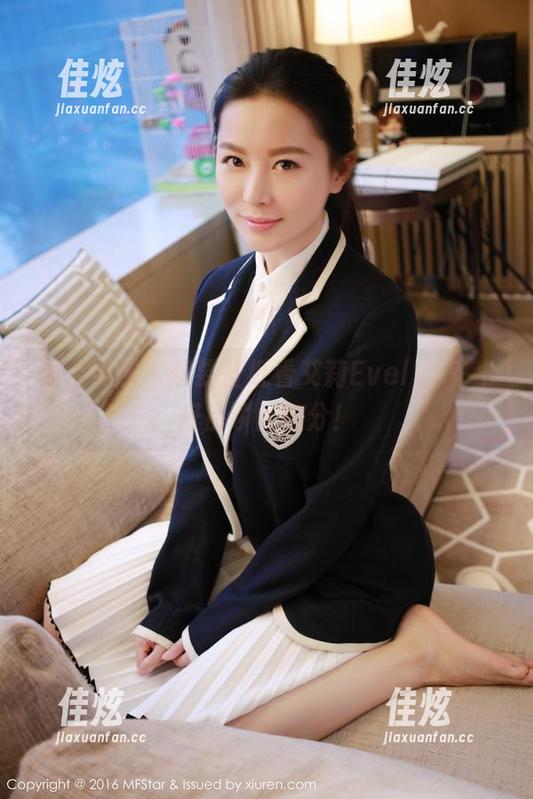 模范学院 - 想要壁纸看艾莉Evelyn？牛仔裤瞬间加分！