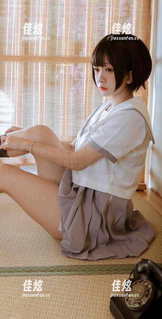 樱井小莜校服的全套图包：魔鬼身材与天使面容的完美结合