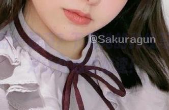 想跟樱群一起嗨？下载她的豹纹写真，绝对让你心跳加速！
