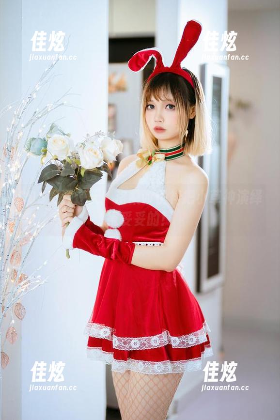 COS资源逆天！洛桑w伊梓把小草神演绎得妥妥的！