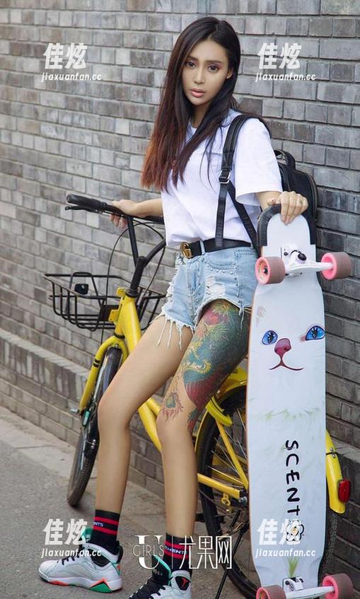 爱尤物 - 歆瑶泳衣合集：这个小女人竟然有这么大的能量！