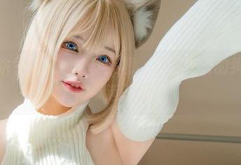 狐洛洛子带来的白丝美图，让你每天的纠结都变得“迈开腿”！