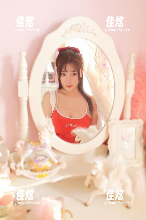 猫九酱吊带图集：高清无比，瞬间让我想起夏天的味道