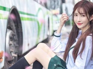 免费获取王羽杉泳池的夏日清凉图片，快来呀！