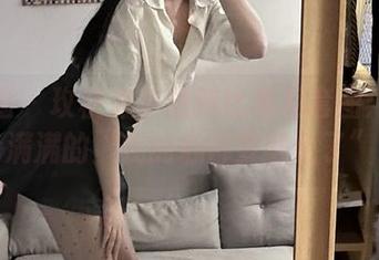 微密圈 – 玫桃泡芙最新比基尼套图：中间夹了满满的“我的心都要融化了”感！