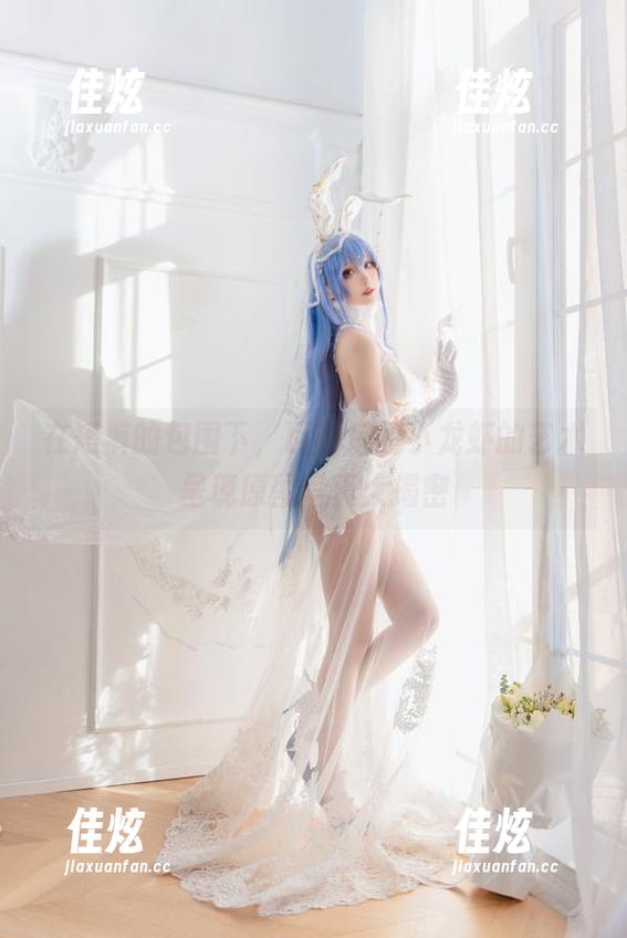 在短裤的包围下，瓦斯塔亚小龙虾的艺术呈现原图写真大揭密