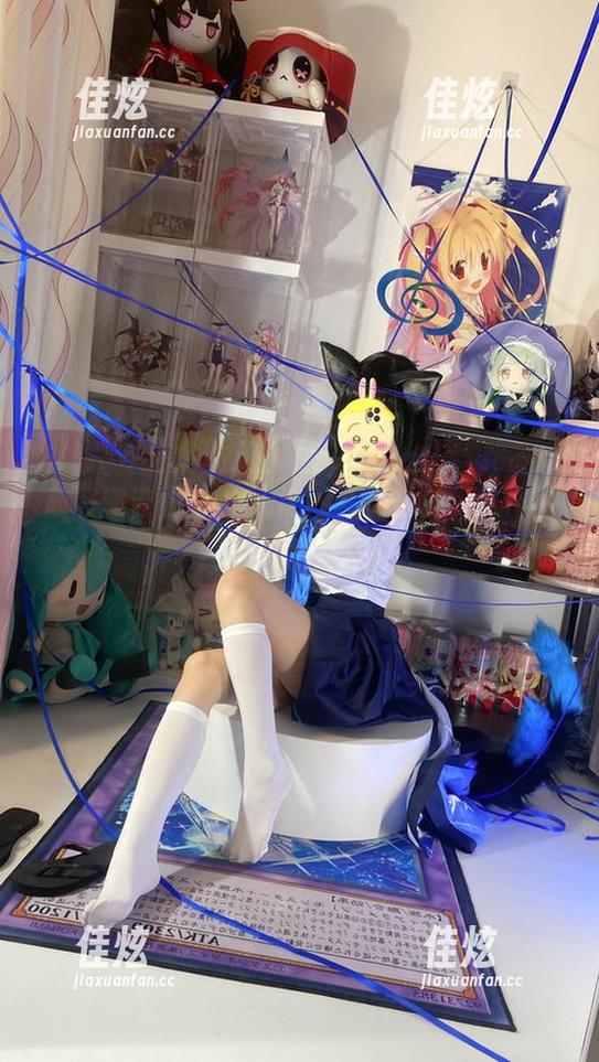 随波逐流的白栎Shirly：海边的cos作品有点意思！