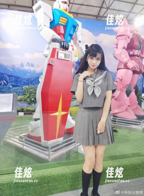 神探火狸狸的作品，明日方舟里那抹红霞不止是美，还有些说不清的感觉