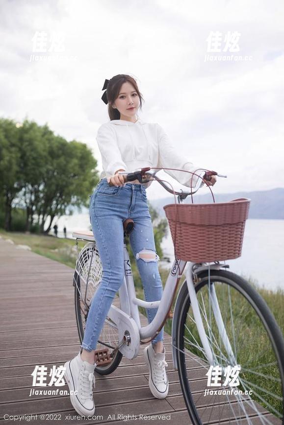 秀人网 - 原图福利来啦：欣赏Cris_卓娅祺的镂空内衣与黑丝，保证惊艳！