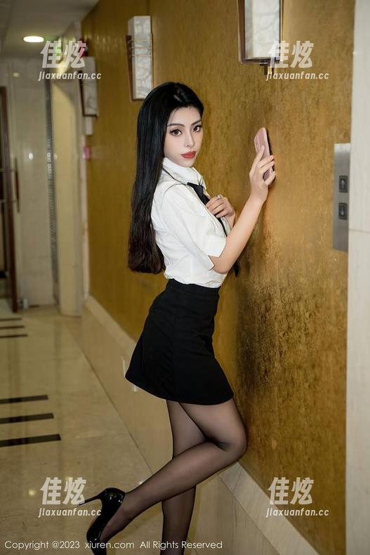 秀人网-Lovely璐璐 秀人网 - 精选Lovely璐璐的JK写真:看看这小妖精又在玩什么花样!