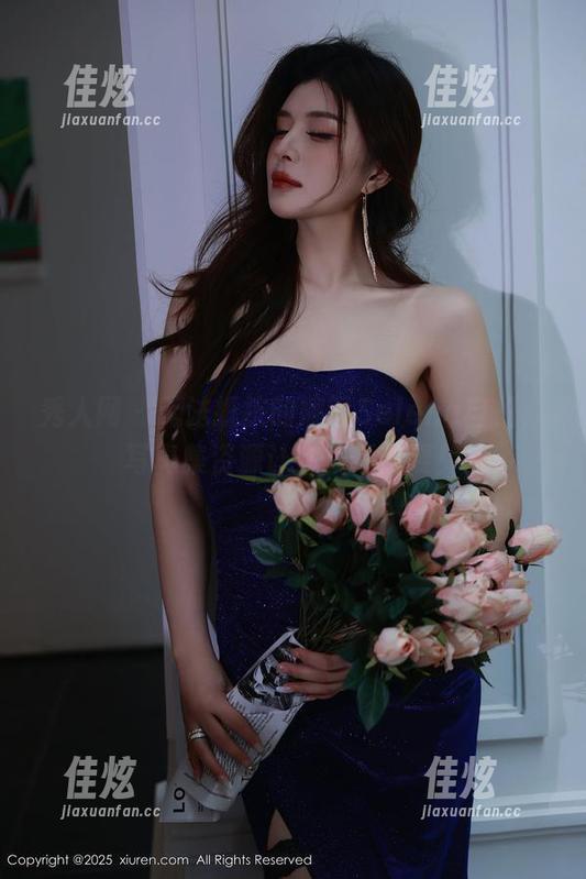 秀人网 - 无法抵抗的娜露Selena自拍，写真集资源让你直呼想要！
