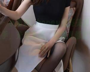 秀人网 – 小蛮妖_honey油亮美图合集，一图在手，光滑无忧，走哪儿都自带闪光灯！