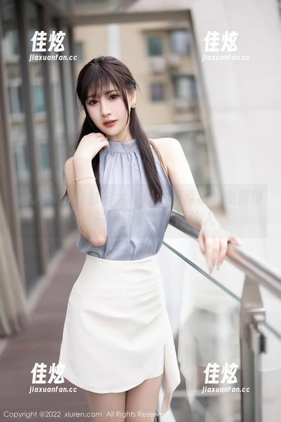 秀人网 - 白衬衫大揭秘：桓淼淼的免费图包，瞬间让你变时尚达人