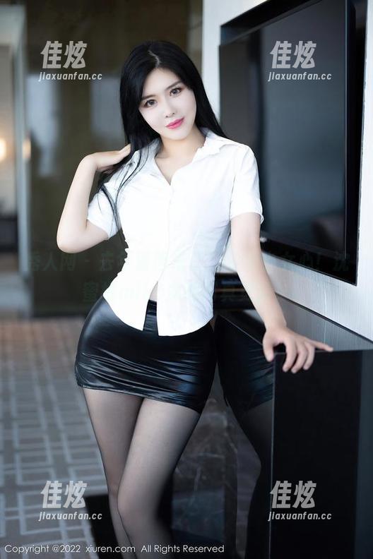 秀人网 - 去年波西米亚，今年少女心！沈蜜桃miko女孩写真更新！