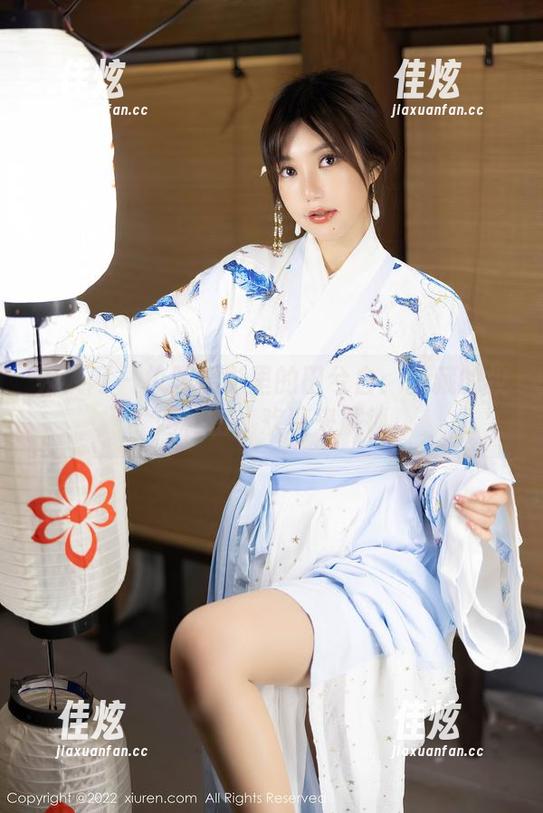 秀人网 - 校服摄影里的田兮白：暗藏的校园秘密，欢迎来解锁