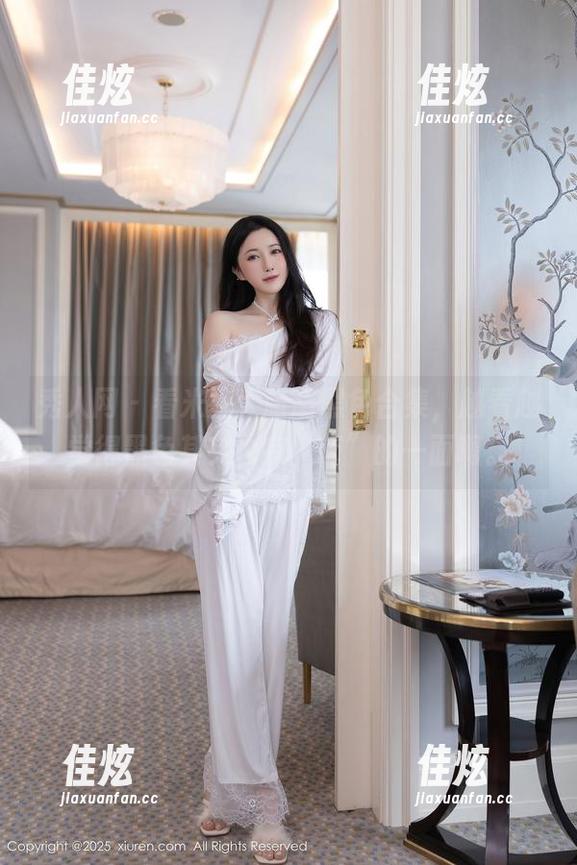 秀人网 - 看米妮大萌萌黑色合集，越看越觉得黑色其实也有“萌”的一面啊。