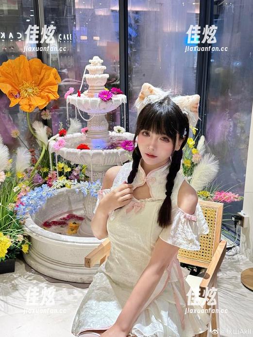 秋山AkI的清纯作品，真是又甜又让人心里痒痒的小秘密