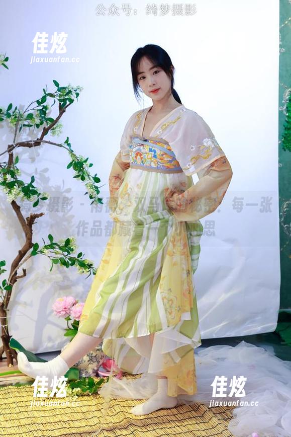 绮梦摄影 - 雨薇，双马尾的秘密：每一张作品都藏着一个小心思