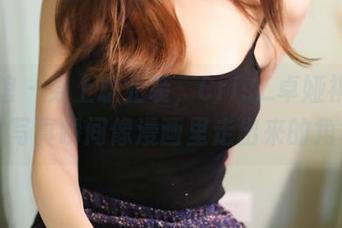 美媛馆 – 穿上职业装，Cris_卓娅祺的无圣光写真瞬间像漫画里走出来的角色！