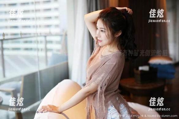 美媛馆 - 在线看伊小七MoMo校服写真，真有种时光倒流的感觉