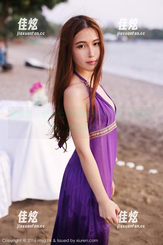 美媛馆 - 伊小七MoMo天台写真，摆脱圣光，迎接真实之美