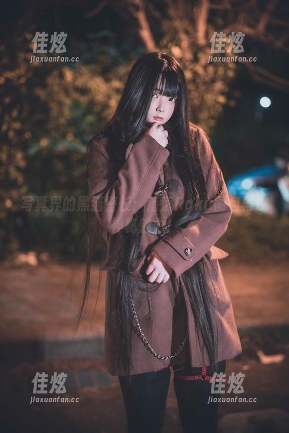 写真界的黑猫警长：落落Raku图包再现神秘魅力！