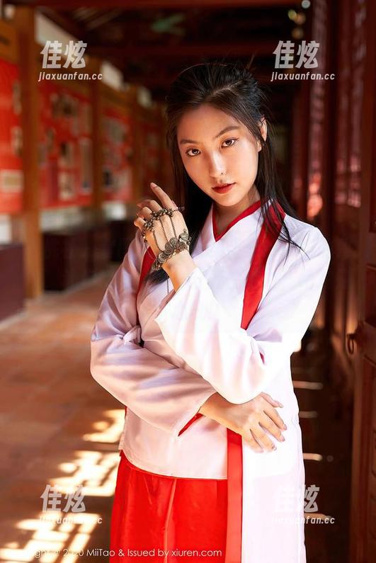 蜜桃社 - 套图大公开！吴凯莉Kelly的豹纹，让你瞬间增添一分野性魅力，绝对是小心机！