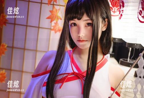 将毒蛇与胜利女神融为一体：蜜汁猫裘的原图资源，让你欲罢不能！