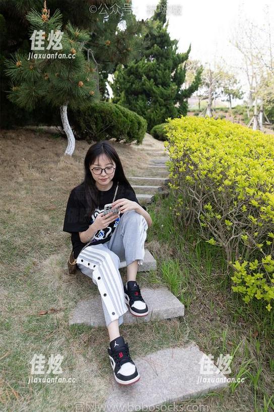 袜啵啵 - 最新！稚予在浴缸里的写真，仿佛瞬间被水流温柔包围！