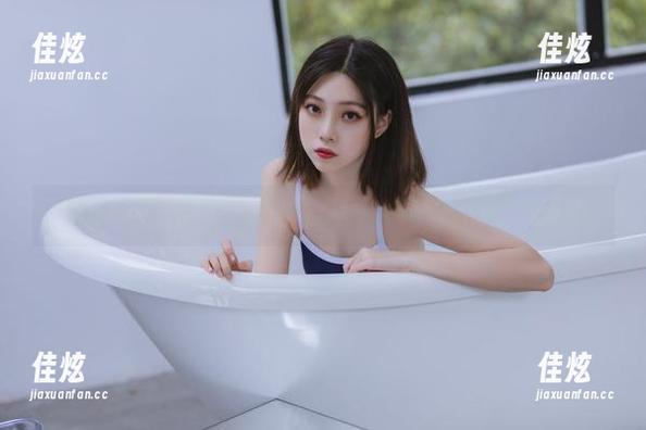下载许岚LAN的黑纱旗袍：网盘里藏着的撩人瞬间，别错过！