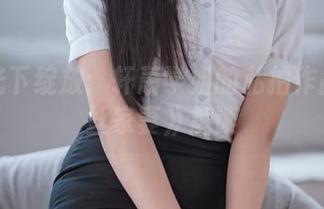 在阳光下绽放：轩萧学姐的私拍作品《肉丝家妻》解读