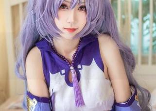 浴缸与猫咪的完美结合：里见年一的写真图集，不看后悔！