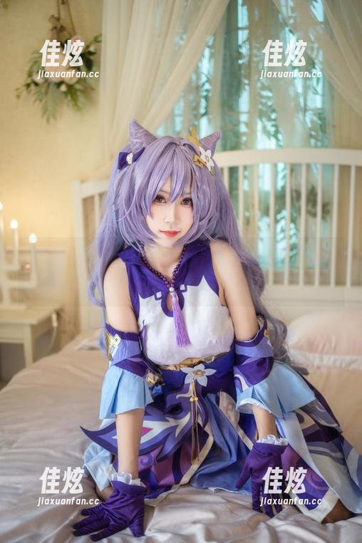 浴缸与猫咪的完美结合：里见年一的写真图集，不看后悔！