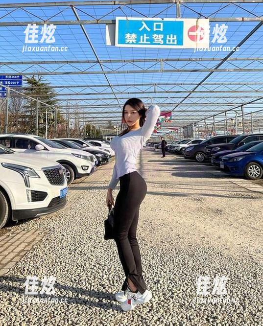 金希儿 微密圈 - 探秘金希儿的图册:辣不辣臭弟弟们,写真里的调皮与真实!