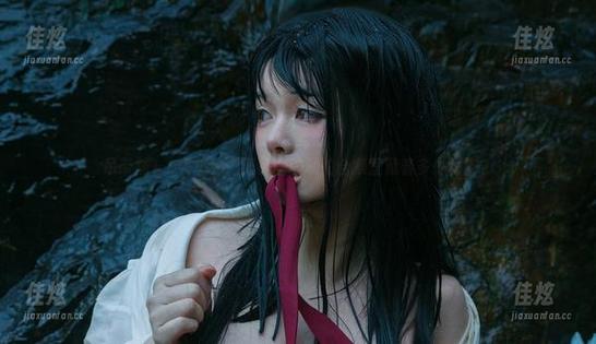 吊带袜1.0大揭秘：阿寨寨的私拍合集里藏着多少秘密？