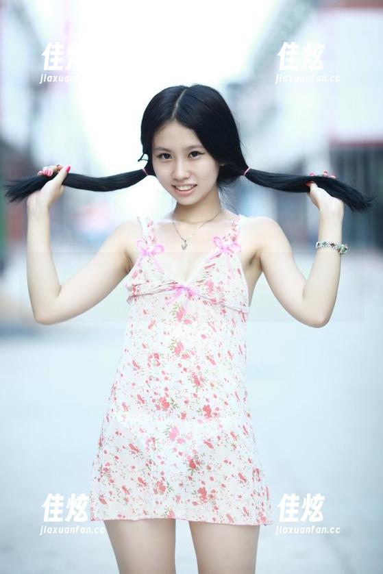 青豆客 - 肉丝的诱惑：萌琪琪Lrene独家写真合集在这里！