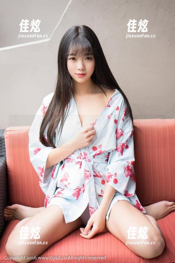 青豆客 - 谭晓彤双人时刻：高清资源，来一杯撩人的美感吧！