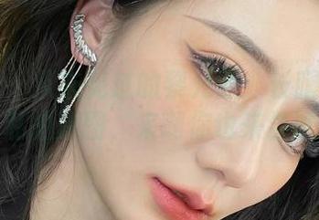 微密圈 – 从未见过的黎允熙：长腿修女的私拍原图，来啊你也来尝试